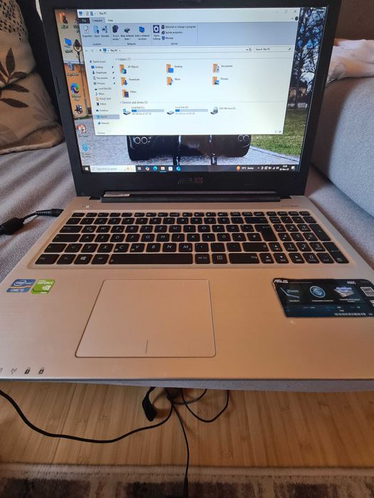 LAPTOP ASUS I7 model A56 CB  cu Procesor I7 12gb ram ,hard disk-1Terra