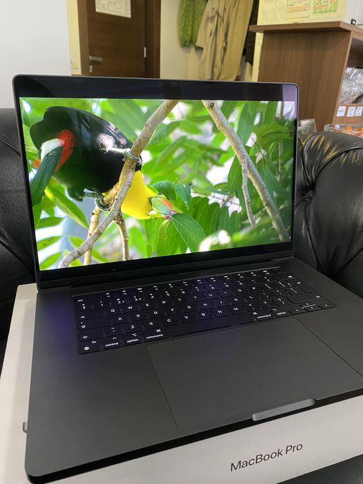 MacBook Pro 16-inch/ M3 Pro / 18 Gb RAM / 512 Gb / Space Black / Nou