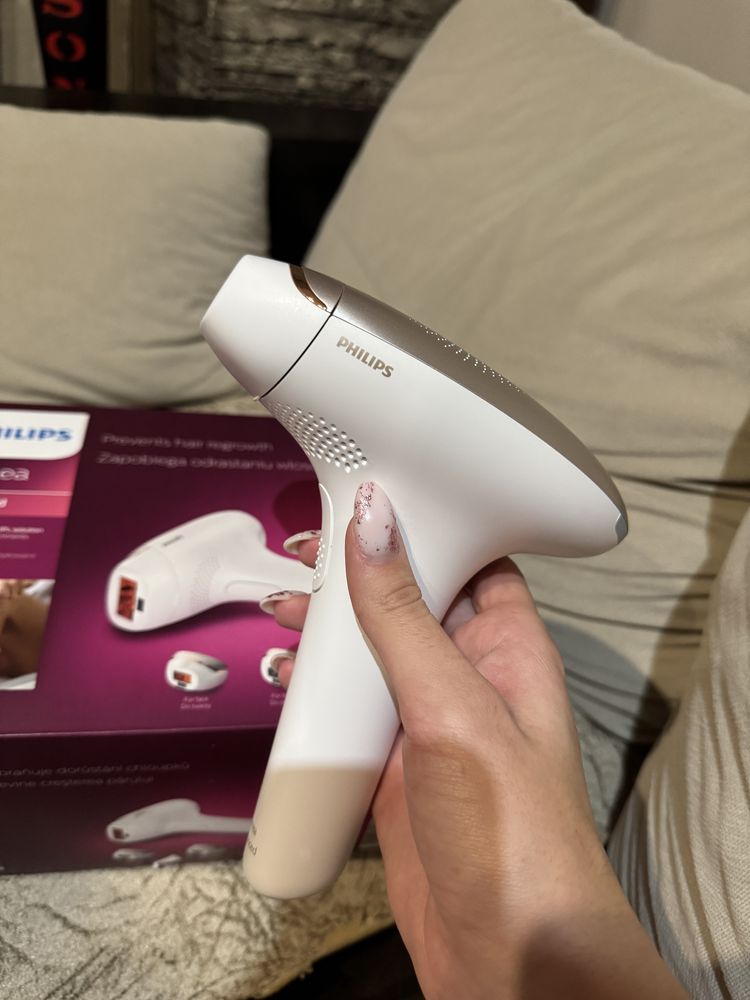 Фотоепилатор Philips Lumea Advanced