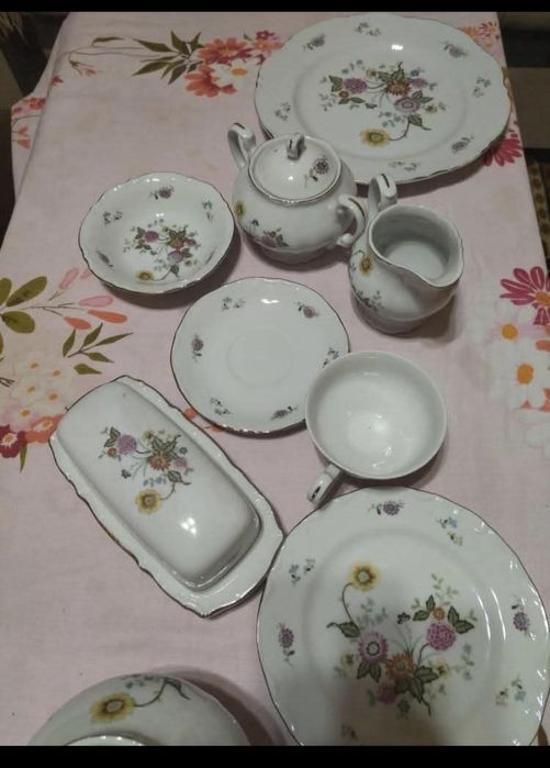 Чайный сервиз на 12 персон