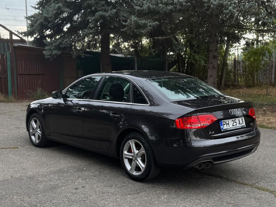 Vand Audi A4-2011