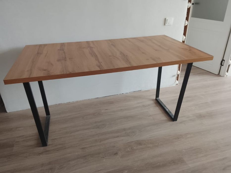 Стол обеденный продам