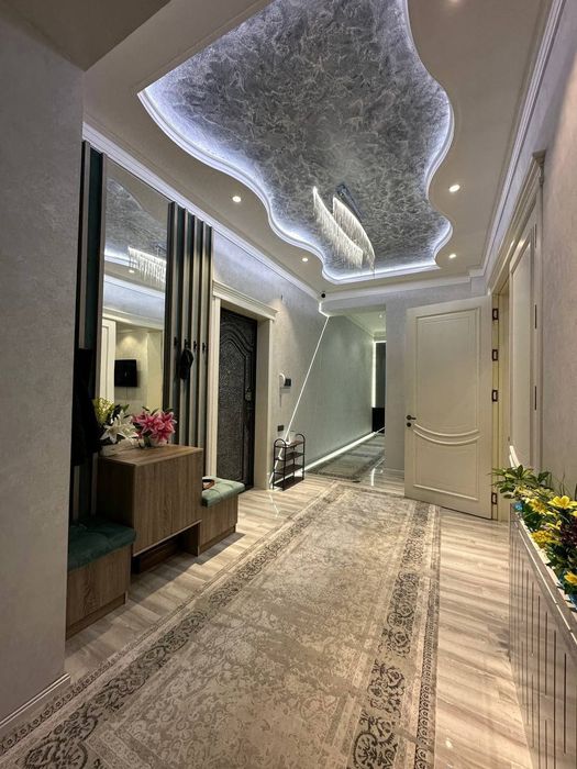 Шикарный офис метро Ойбек 200м²