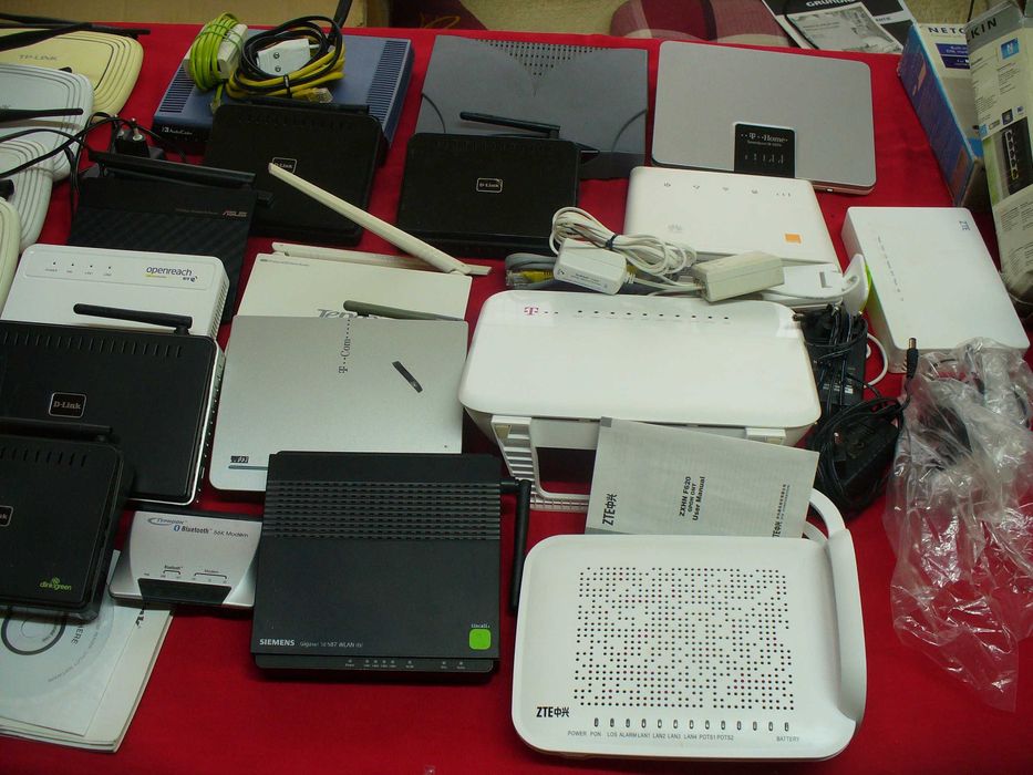 Modemuri, routere la kg.