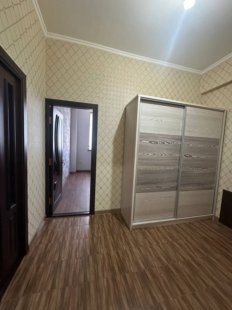Продаётся квартира. Паркентский ЖК ВЕК 2/7/9