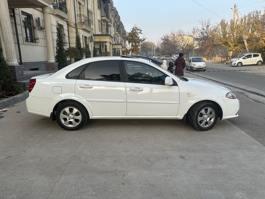 2019 йил 3 поз автомат  холати идеал краска бор пули 9400 $