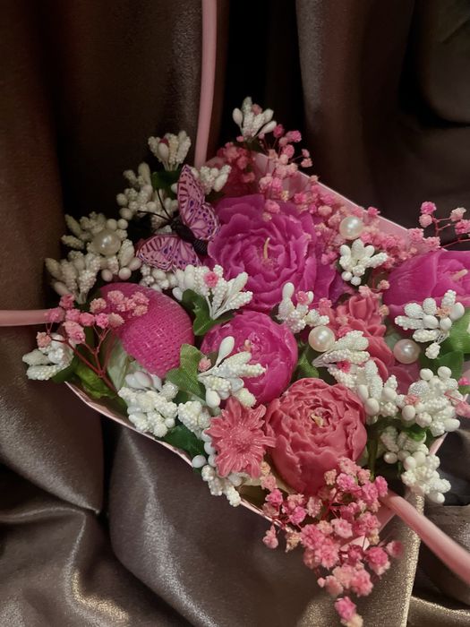 Букет от свещи в кошничка