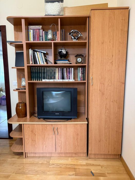 Dulap tip biblioteca