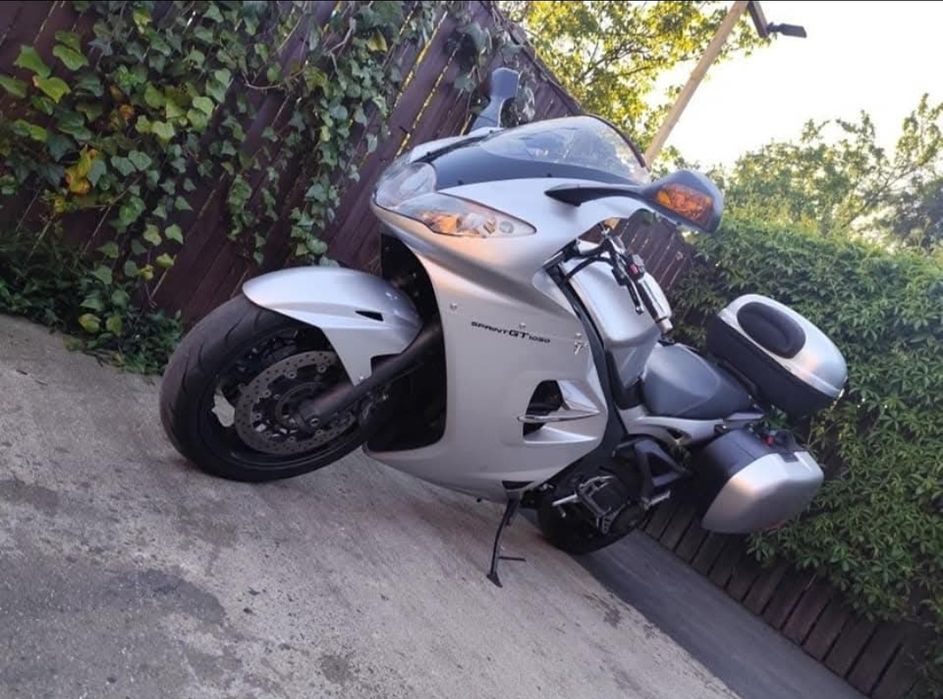 Motocicleta Truimph gt 1050