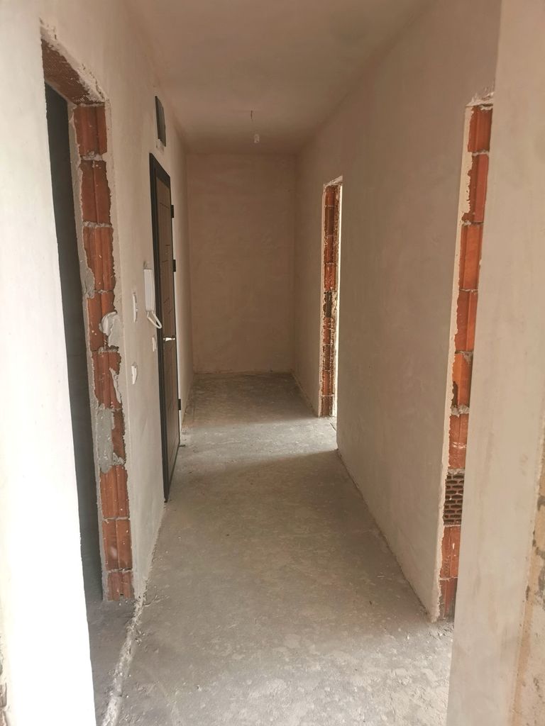 Продава се Тристаен апартамент в Стара Загора, Била - 93 кв.м за 893 €/кв.м - Снимка #4