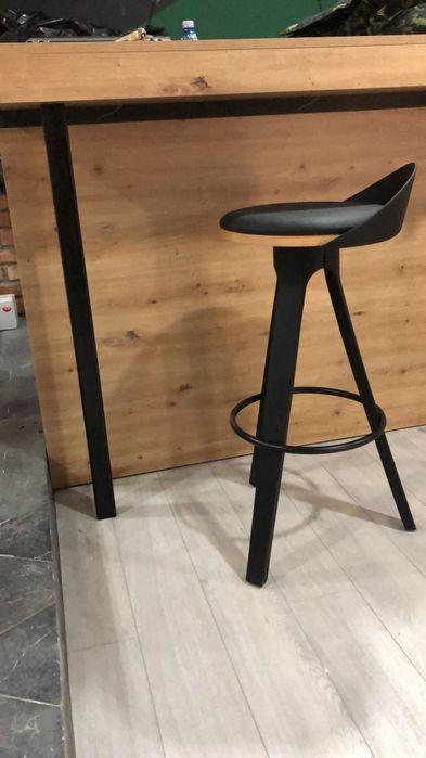 Vând mobilier cafenea