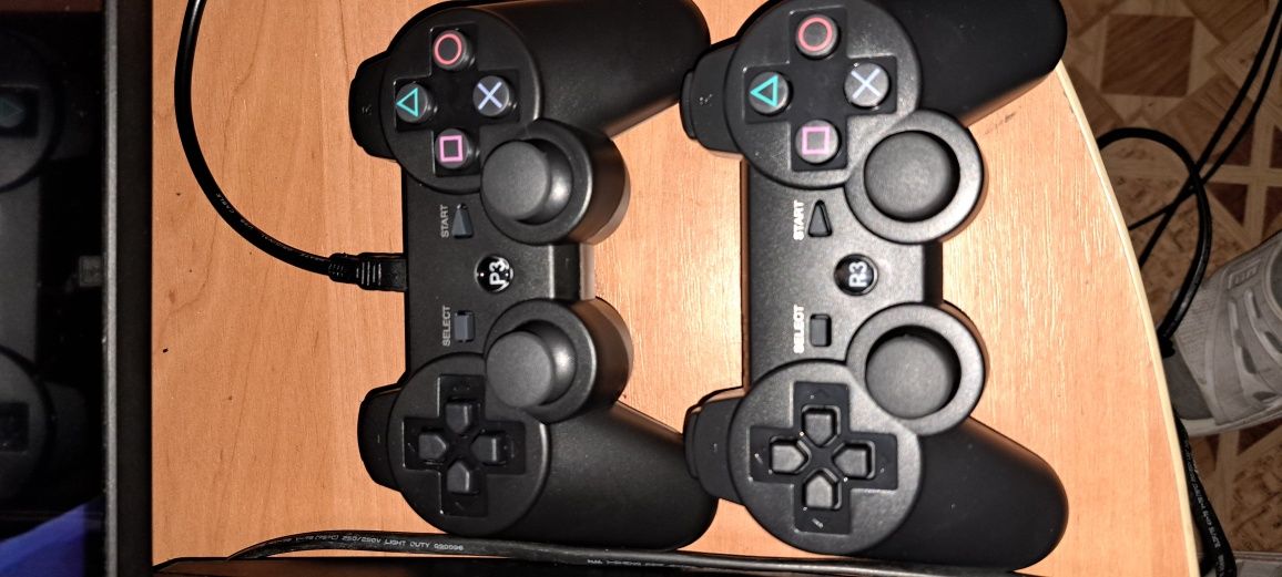 Продажа Ps3  Плейстшен 3 с набором  дисков в комплекте