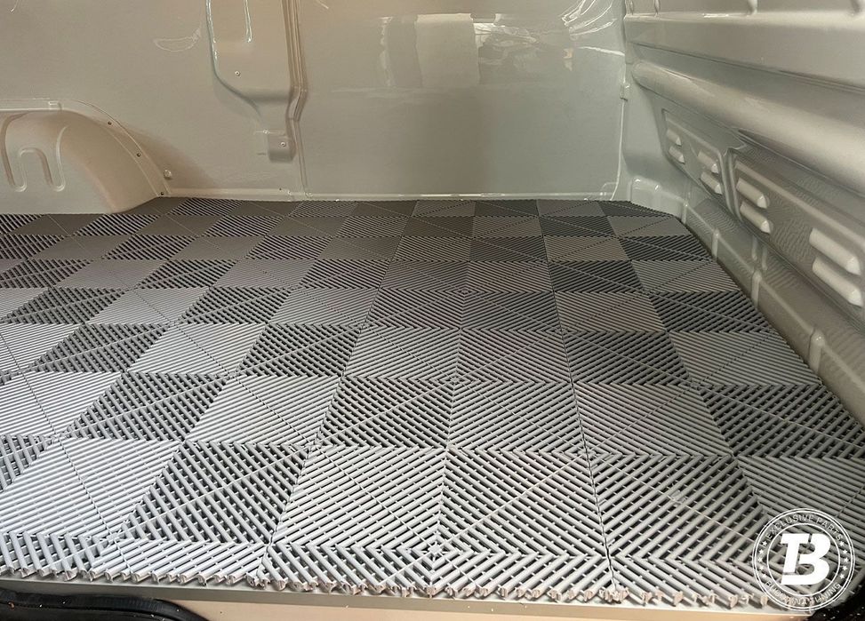 Pardoseala Modulara pentru Garaj si Ateliere Detailing Masina Frigorifica