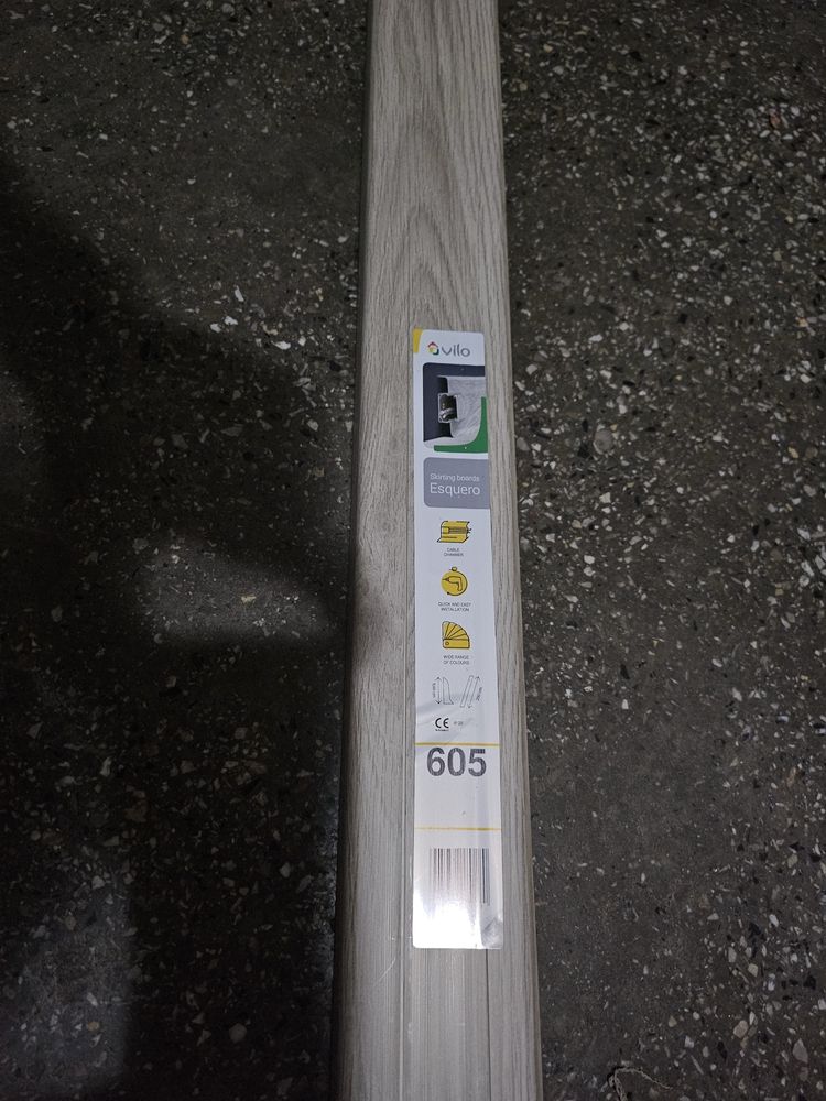 8 bucati plinta perete  noi 200-250cm
