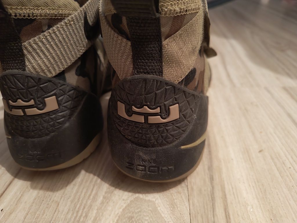 Nike lebron soldier camo