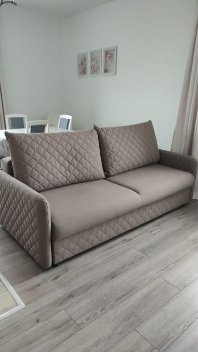 Продаю качественный раскладной диван