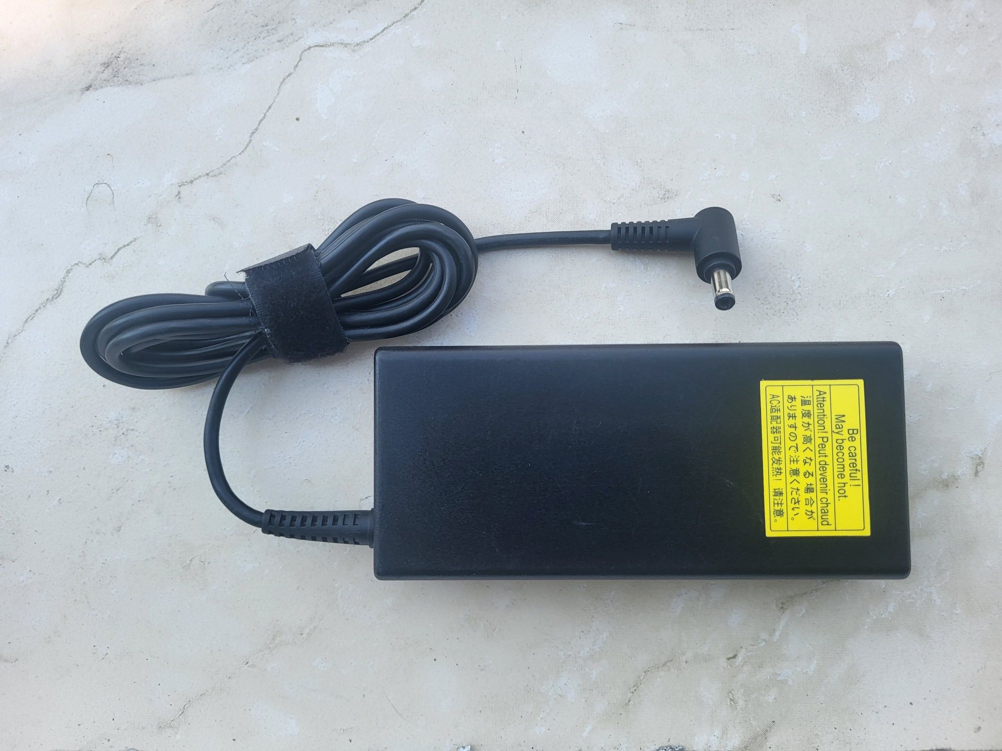 Alimentator Toshiba 19V 6,32A 120W mufa 5,5x2,5mm