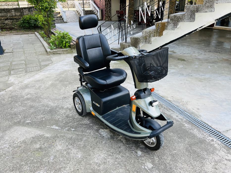 Електрически скутер за трудноподвижни и инвалиди Luna