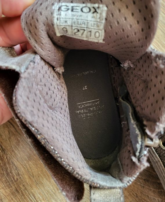 Ghetute Geox fetite marimea 27