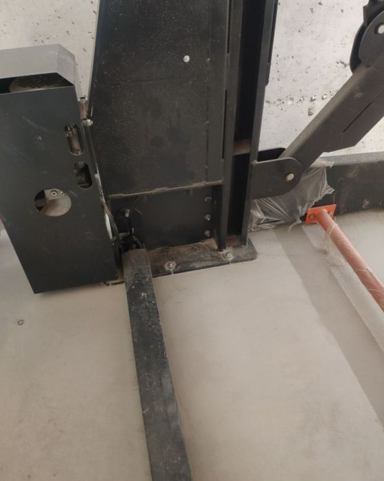 Продава се Гараж / Паркомясто в Разлог - 10 кв.м за 118 €/кв.м - Снимка #3