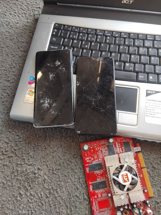 Piese leptopuri si telefone