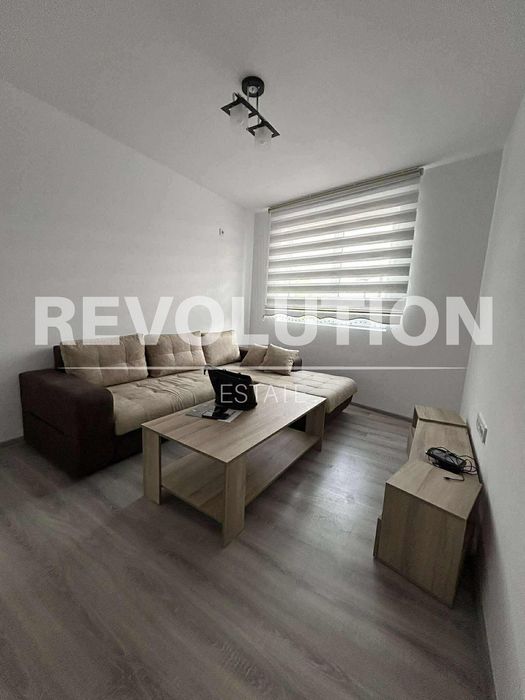 Тристаен апартамент в кв. Въстанически/ С ПАРКОМЯСТО!!!