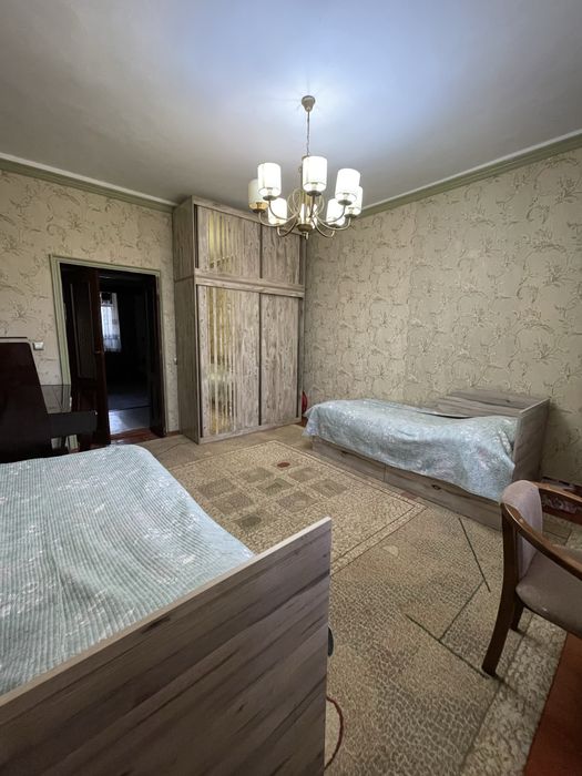 Продается большая 3-х комнатная квартира на 1 этаже