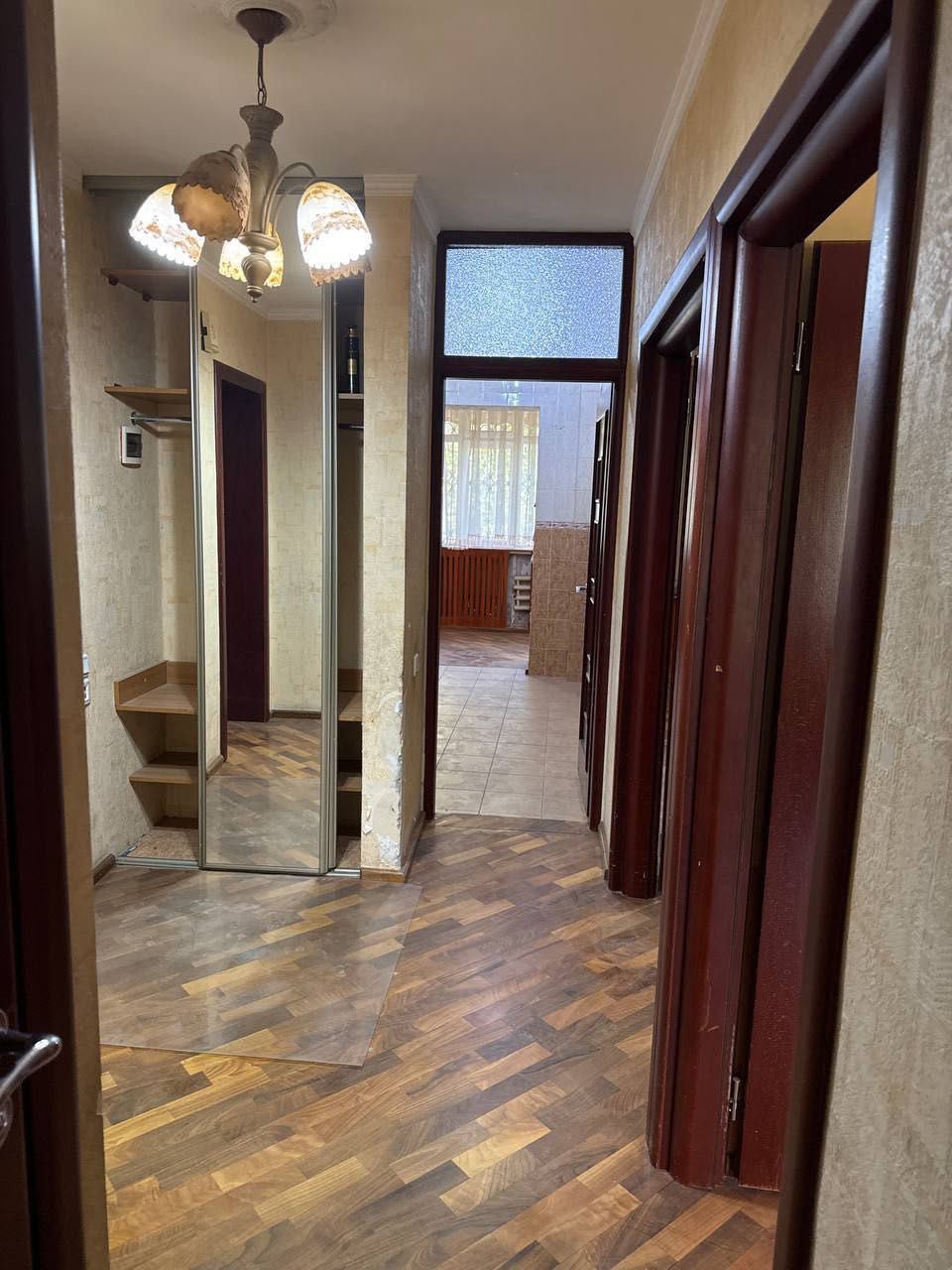 Sotuvda 3 xonalik kvartira Lafarga ko'chasi Buyuk Ipak Yo'li metro