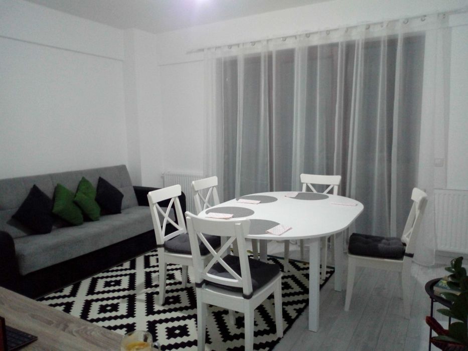 Masa rotunda extensibila alba