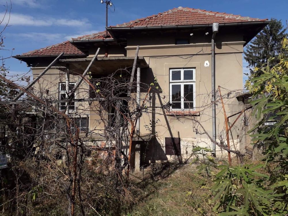 Продава се къща в село Юделник.