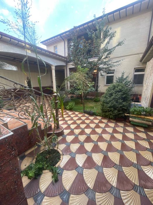 Дом рабочий городок 4 соток,цена 300000 у.е