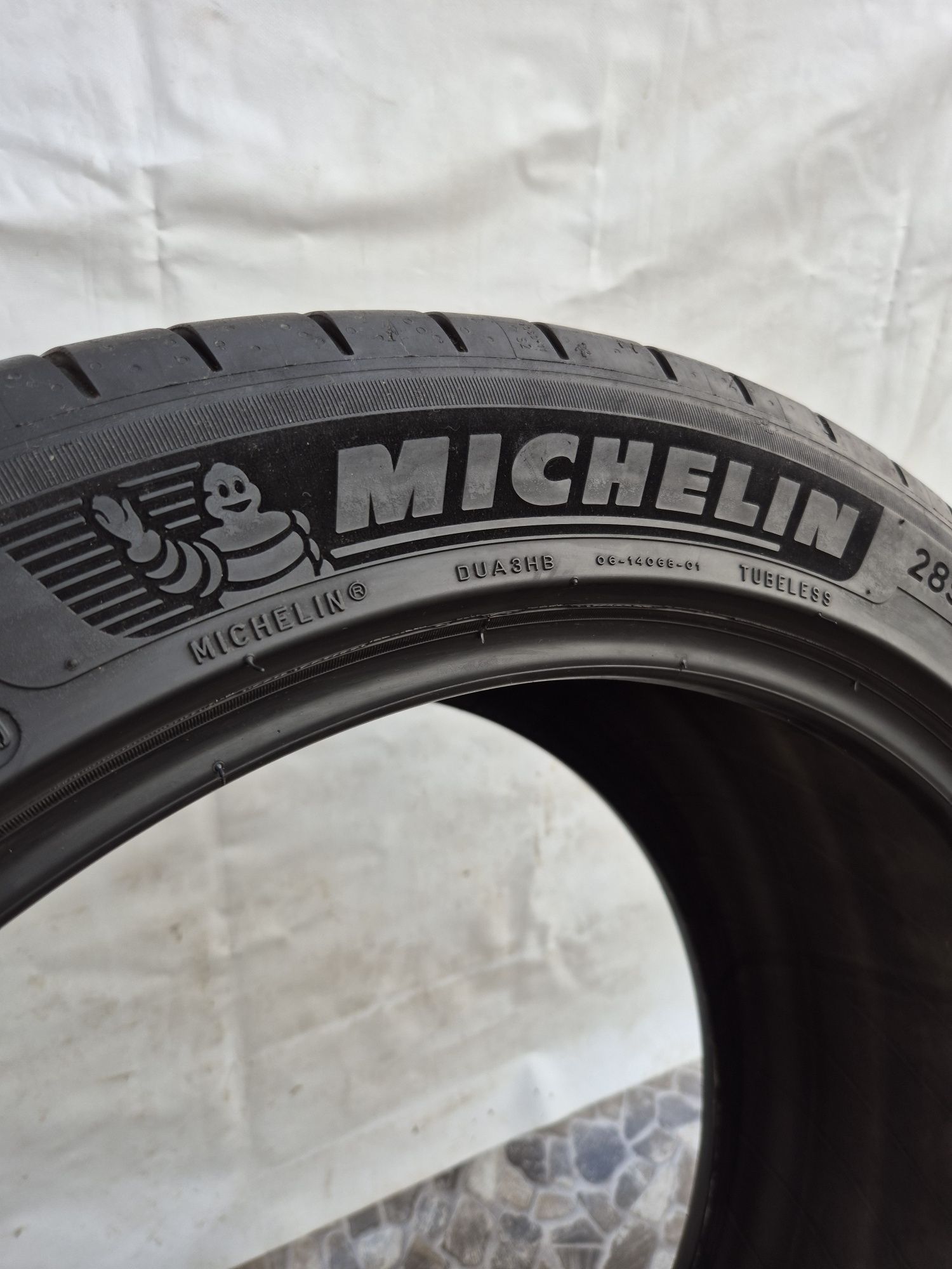 2бр 285 40 20 Michelin летни - 20г