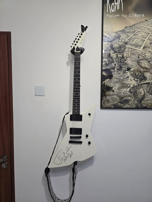 chitara electrica Harley Benton EX-84 Custom, semnată de David (Cargo)