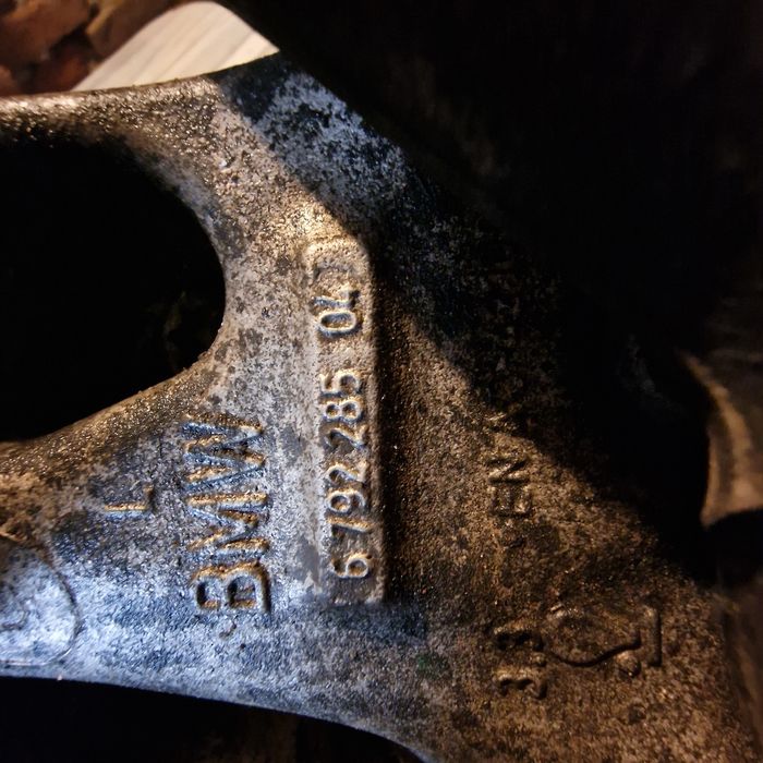 BMW 1 F20 преден ляв шенкел амортисьор носач