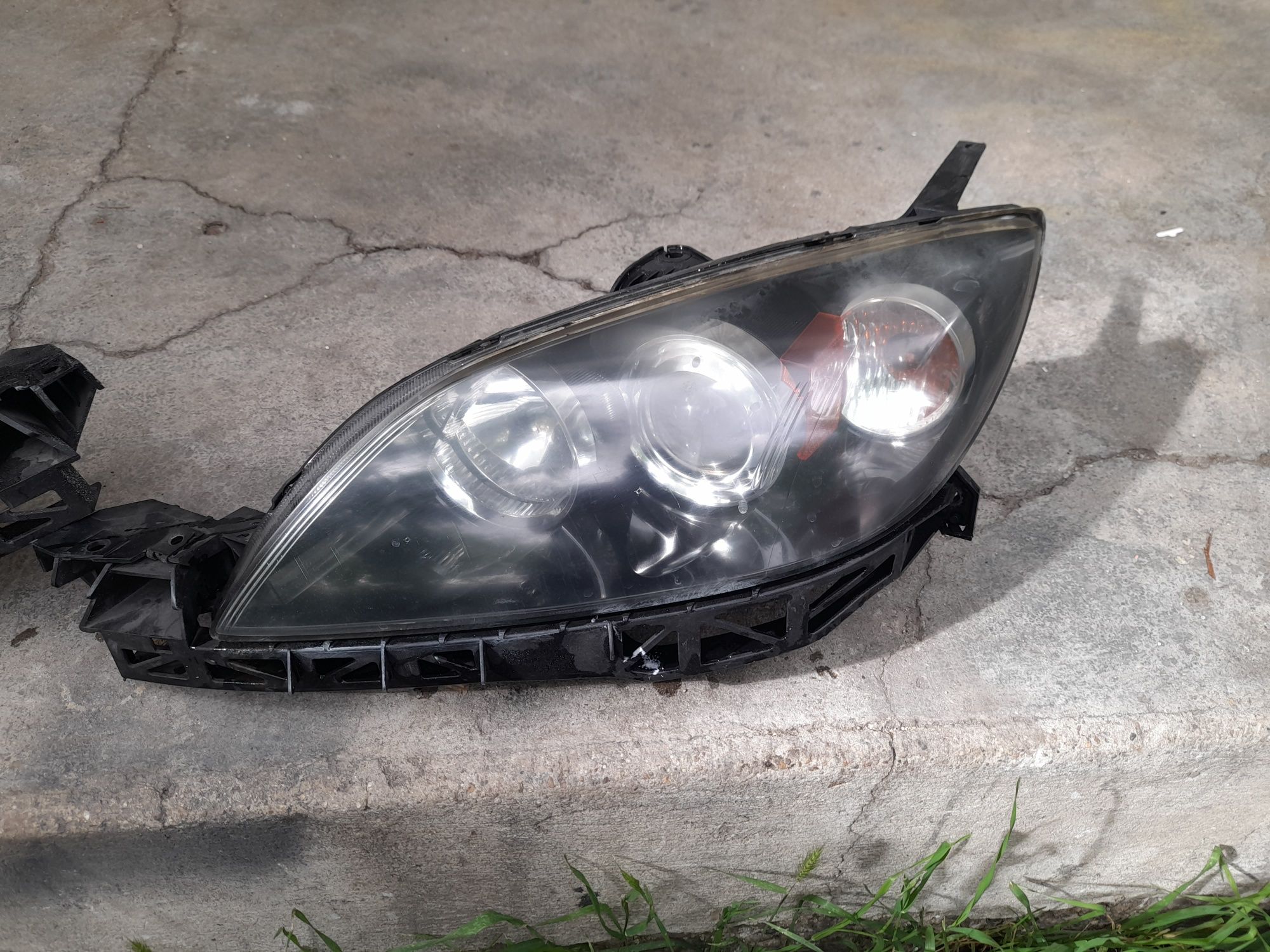 Фарове за Mazda 3/ 2000 и нагоре