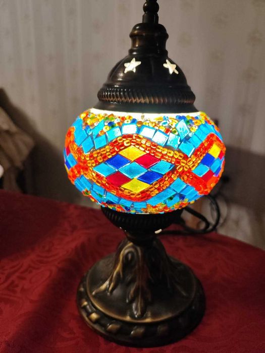 Красива нощна лампа