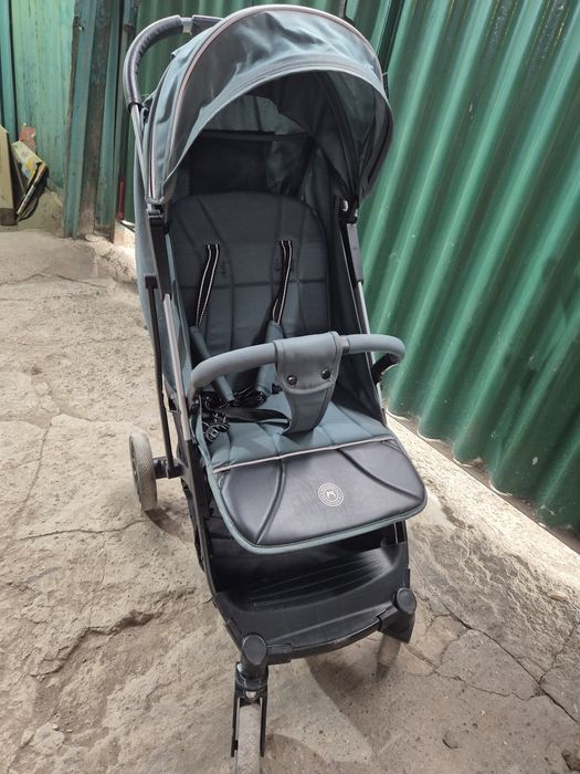 Продам прогулочную коляску