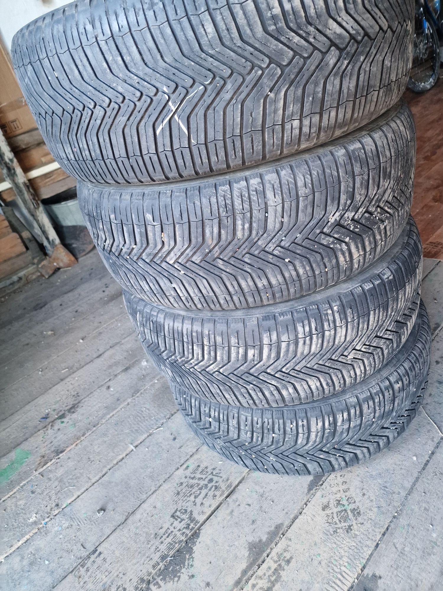 Летние автошины MICHELIN  235/45 /R18