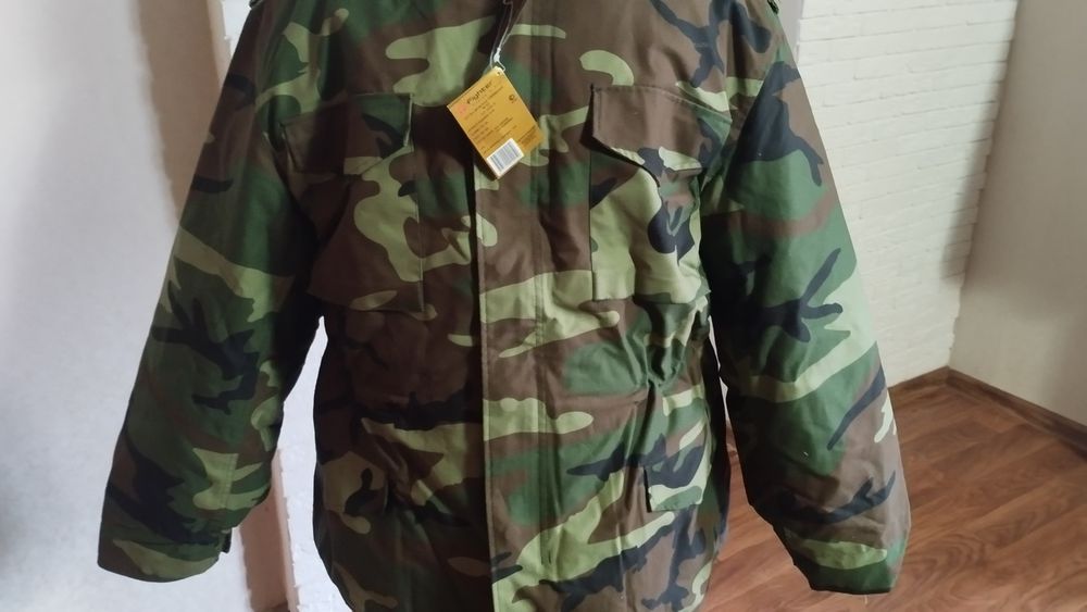 Продам куртку зимнею