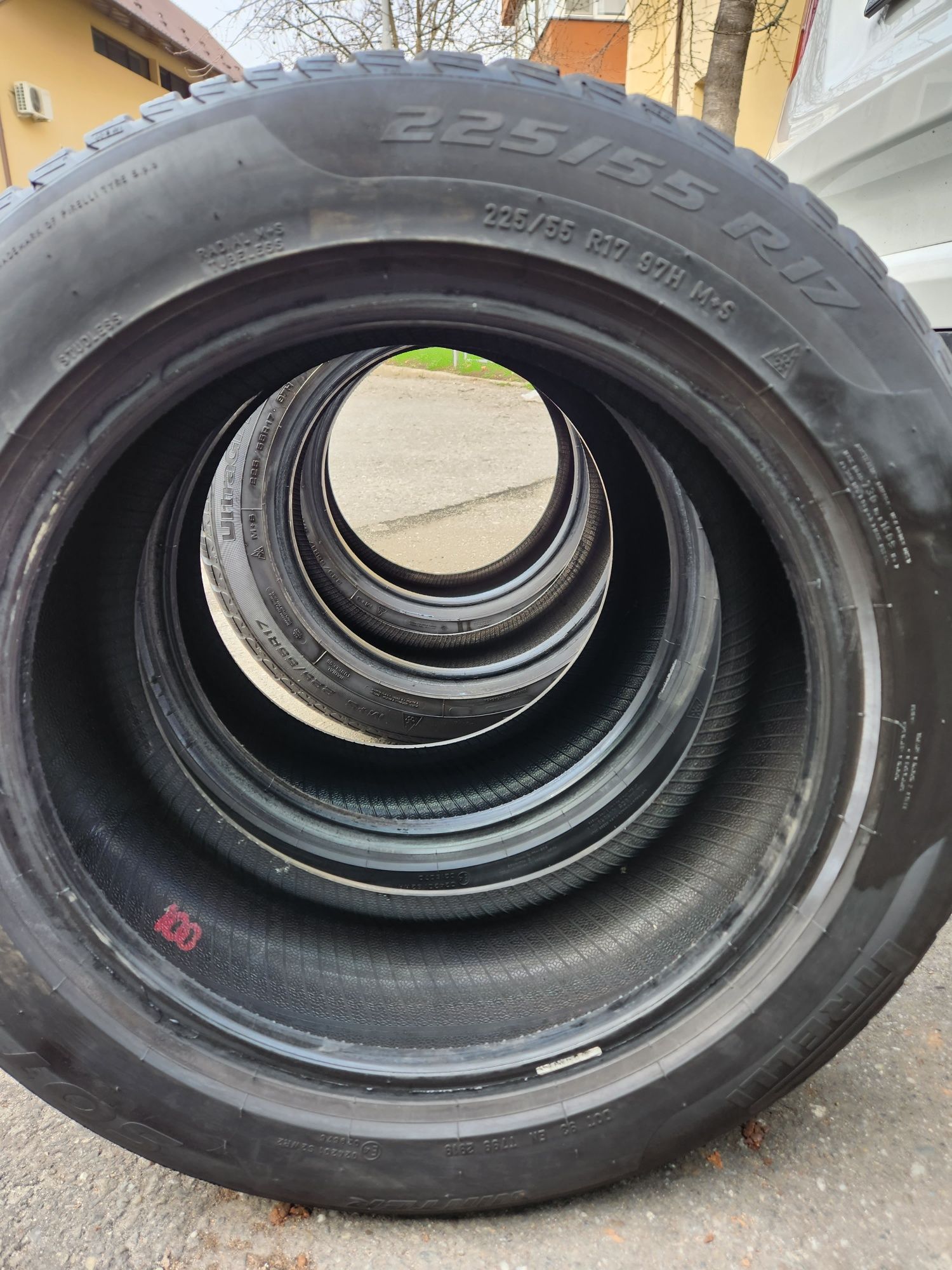 Anvelope 225 55 17 Goodyear și pirelli