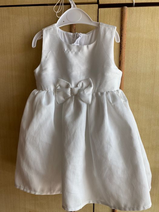 Продавам детска рокля LC Waikiki