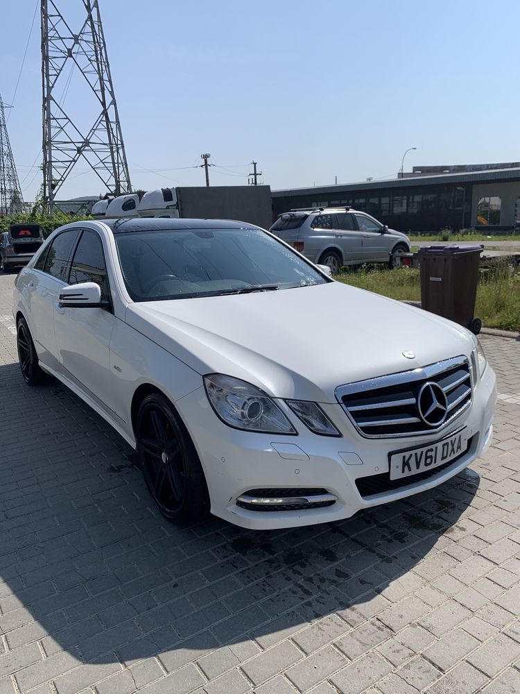 Dezmembrez Mercedes e-class w212 ORICE PIESA DISPONIBILA!