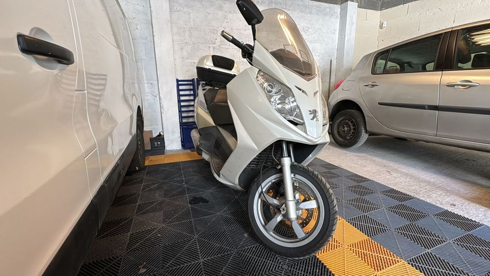 Vând scuter piaggio