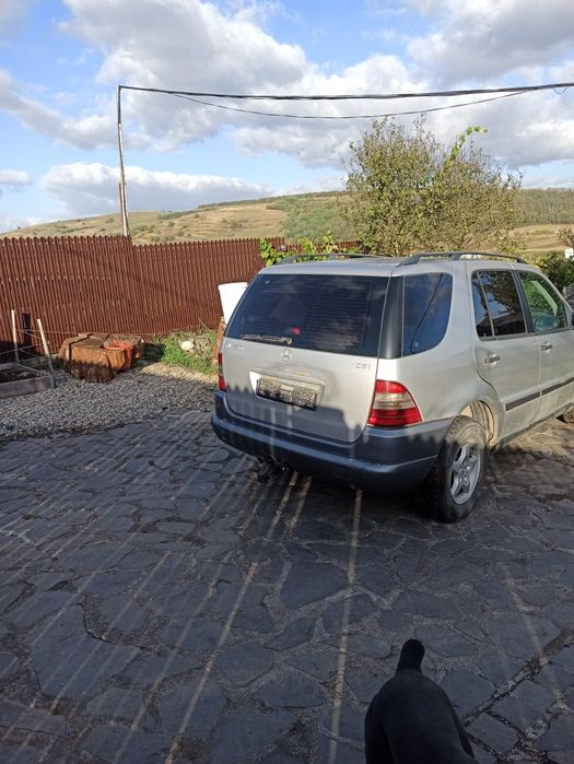 Mercedes ML 270   preț 1900 euro