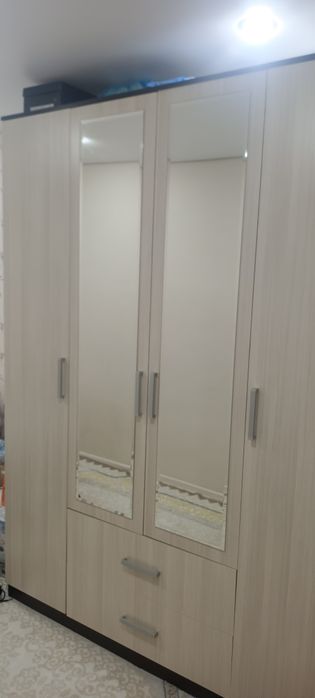 Спальный шкаф в идеальном состоянии