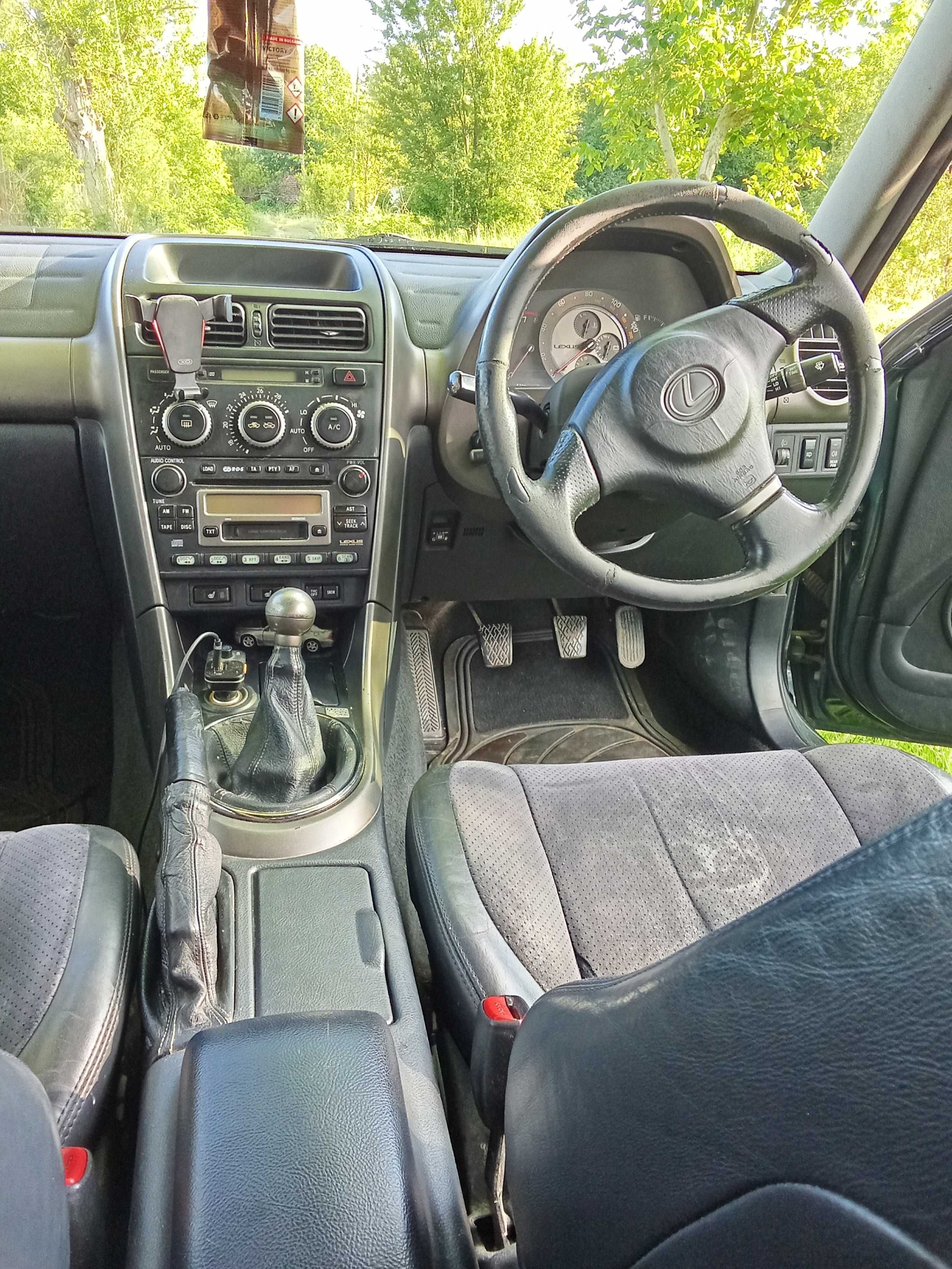 Lexus is200 бензин газ 155кс.