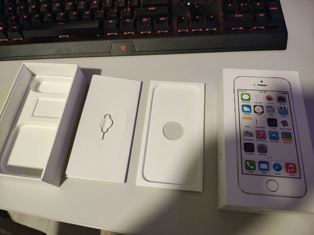 Cutie iphone 5s 16gb originala