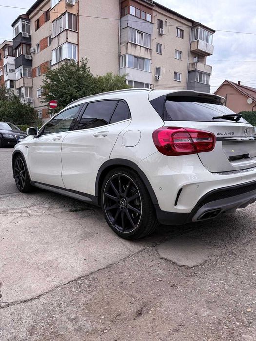 Mercedes GLA 45 AMG / 2.0 benzina/4x4/Camera/Navi/Harman Kardon/Recaro
