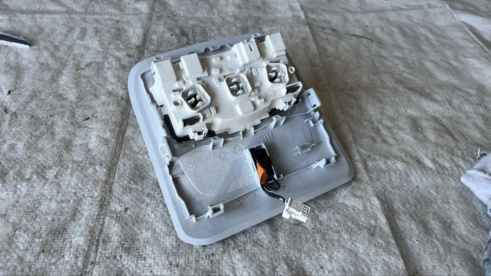 Плафон Peugeot 2008 2013-