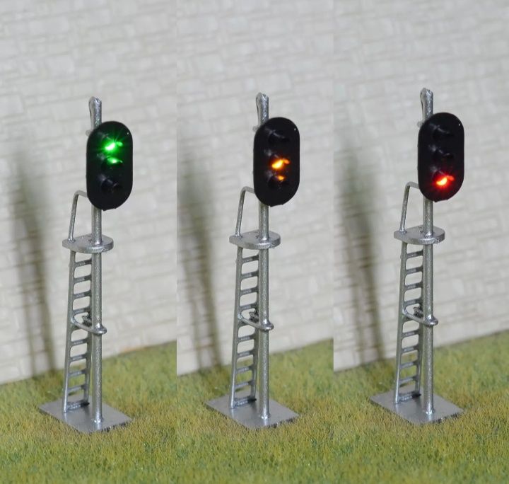 Semnale luminoase, Felinare, lampi, machetă trenuleț electric scara HO